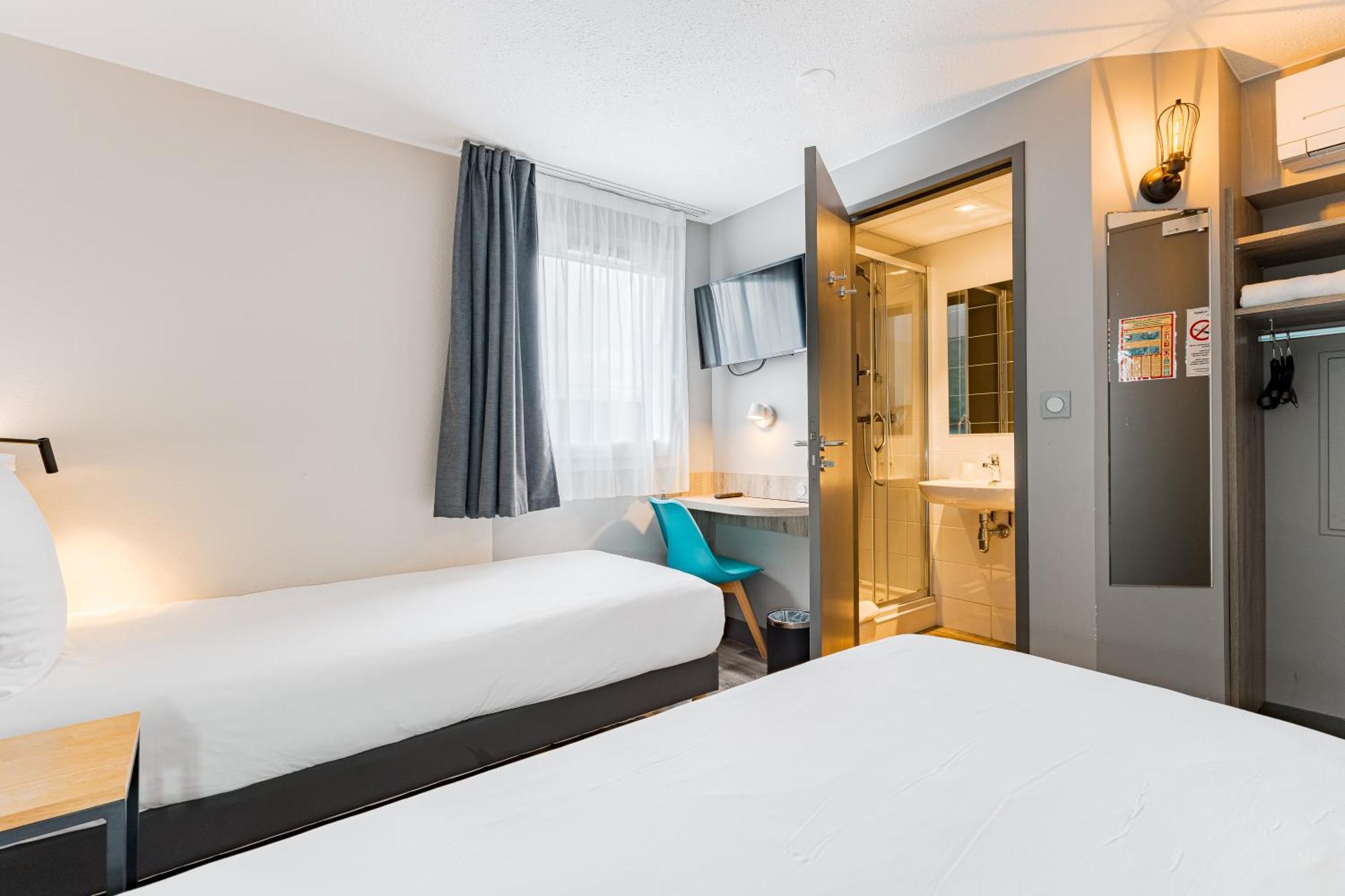 Kyriad Direct Tours Sud - Chambray Les Tours Exterior foto